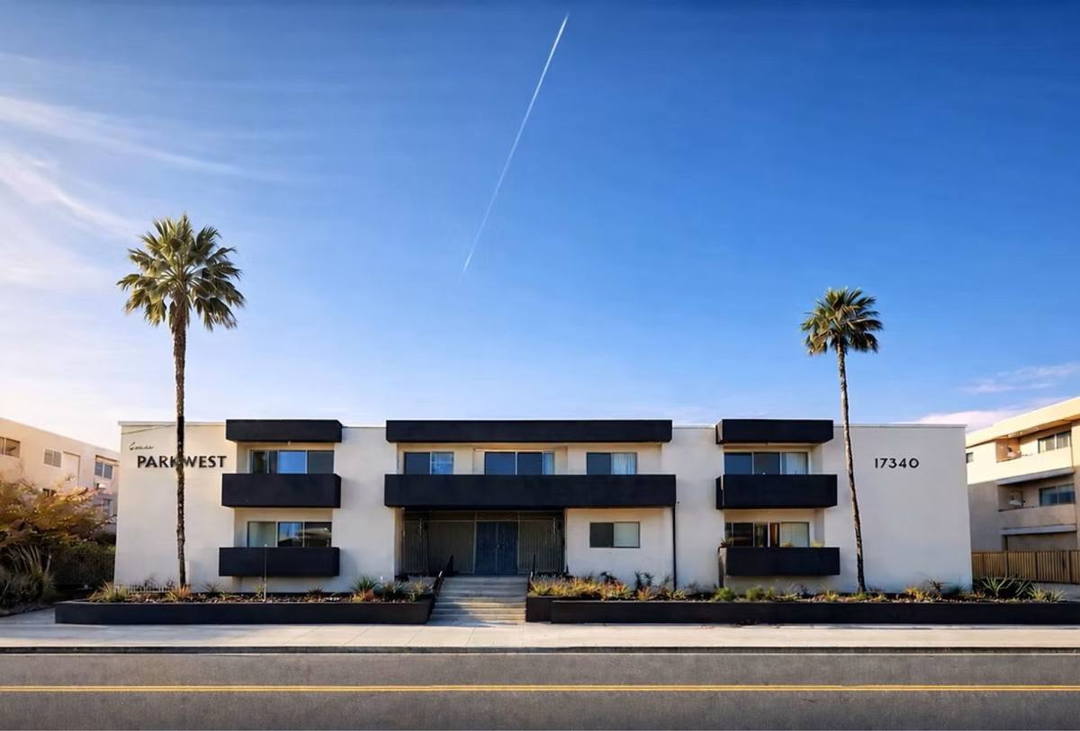 Apartment for rent at Encino Parkwest, 17340 Burbank Blvd, Encino, CA 91316