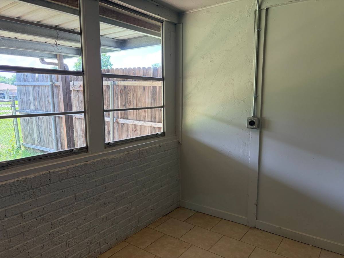 House for rent at 1608 Breckenridge Dr, Oklahoma City, OK 73115