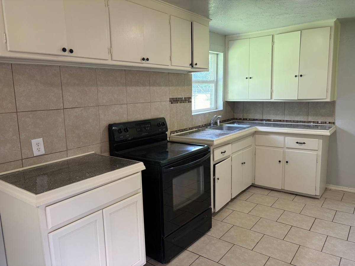 House for rent at 1608 Breckenridge Dr, Oklahoma City, OK 73115