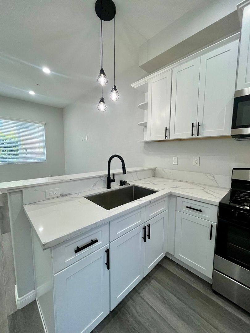 Townhouse for rent at 9223 Cypress Ave, Fontana, CA 92335
