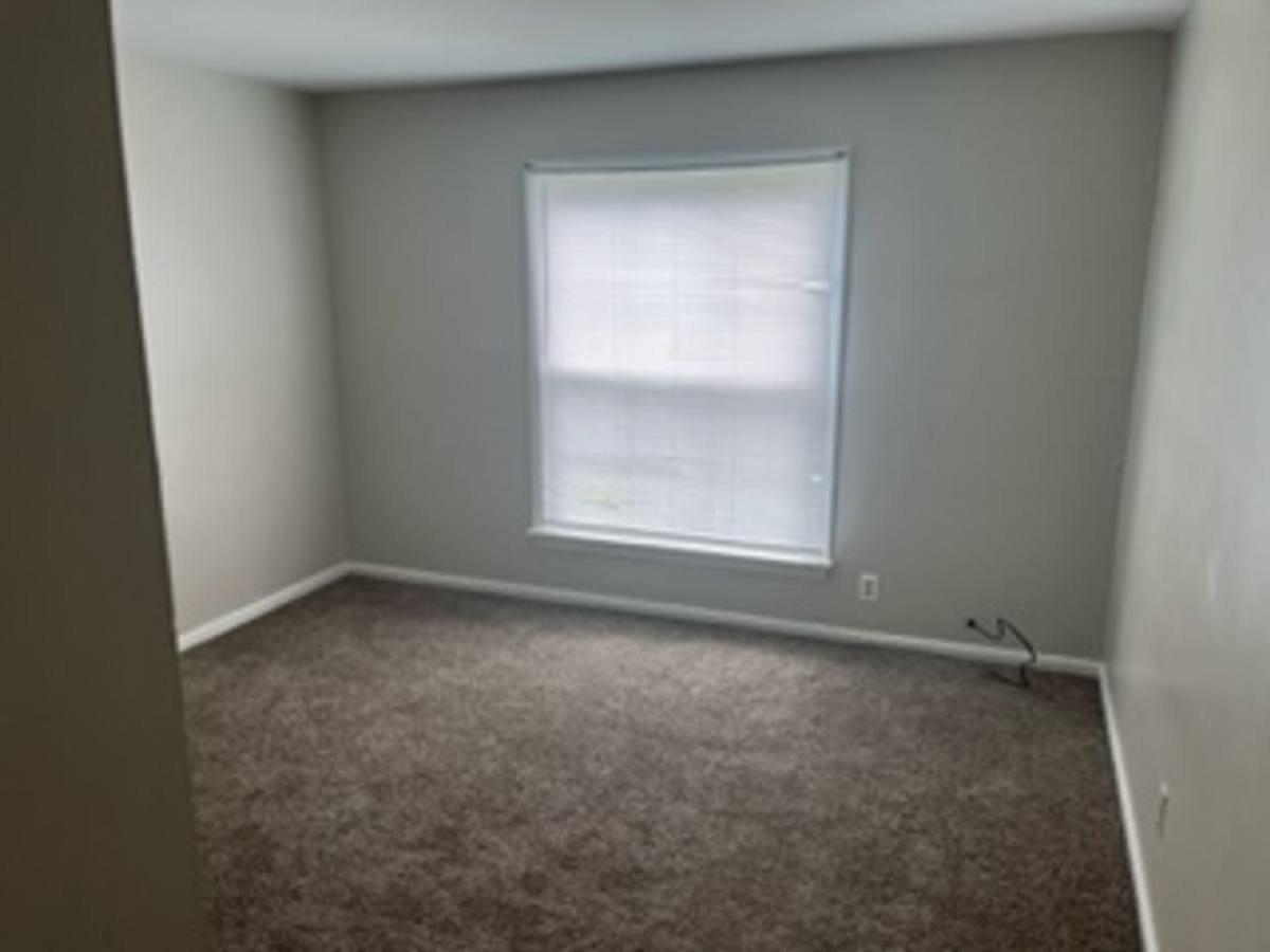 Apartment for rent at 3215 Kemmons Dr, Louisville, KY 40218