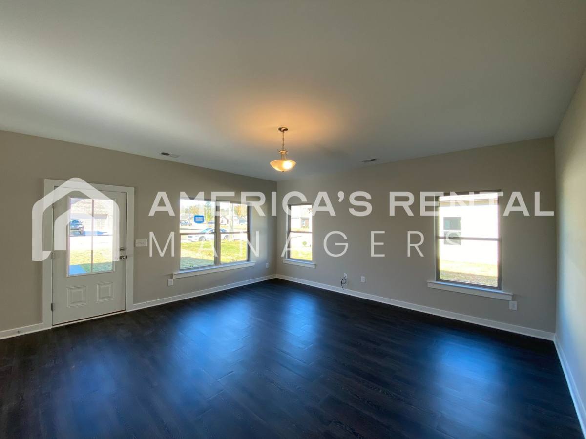 House for rent at 215 White Oak Circle, Lincoln, AL 35096