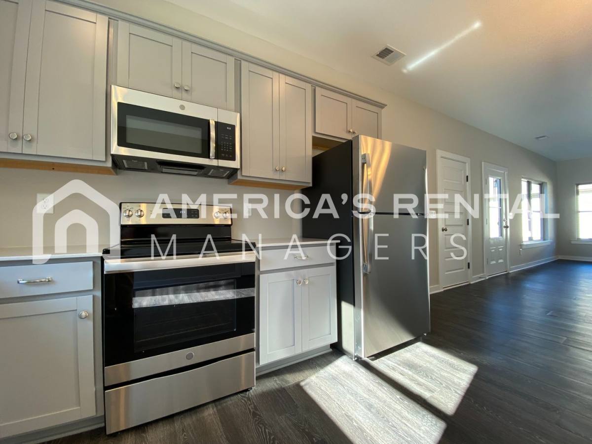 House for rent at 215 White Oak Circle, Lincoln, AL 35096