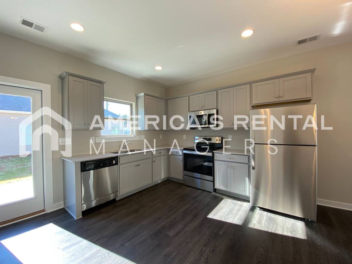 House for rent at 215 White Oak Circle, Lincoln, AL 35096
