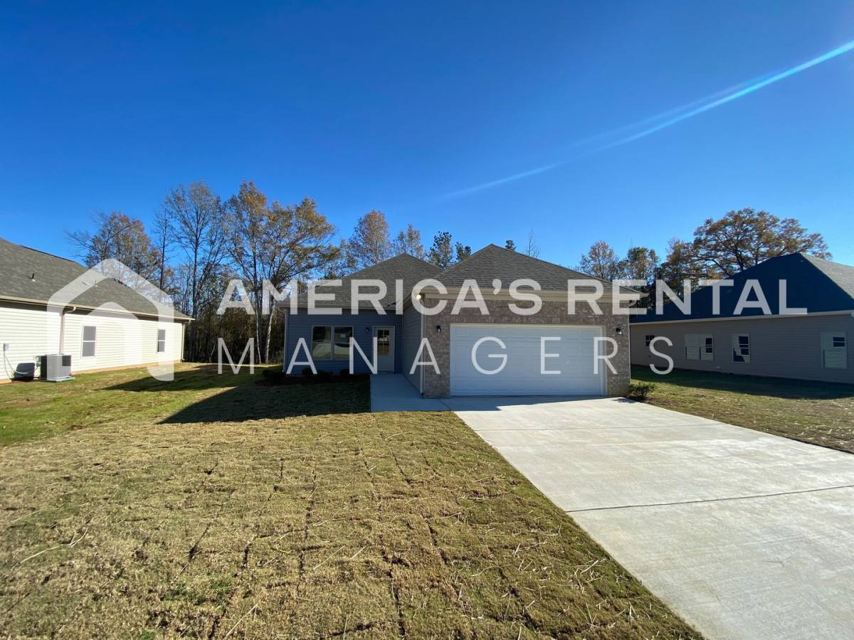 House for rent at 215 White Oak Circle, Lincoln, AL 35096