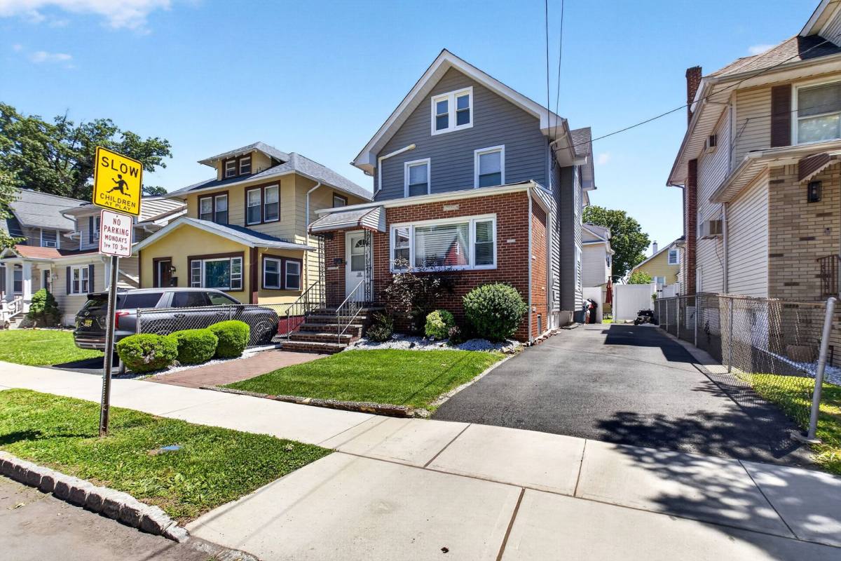 House for rent at 139 Dalton St, Roselle Park, NJ 07204