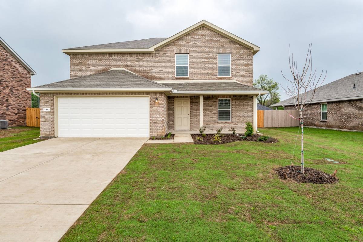 House for rent at 3527 Chestnut Oak Dr Builder Warranty Active, Dallas, TX 75253