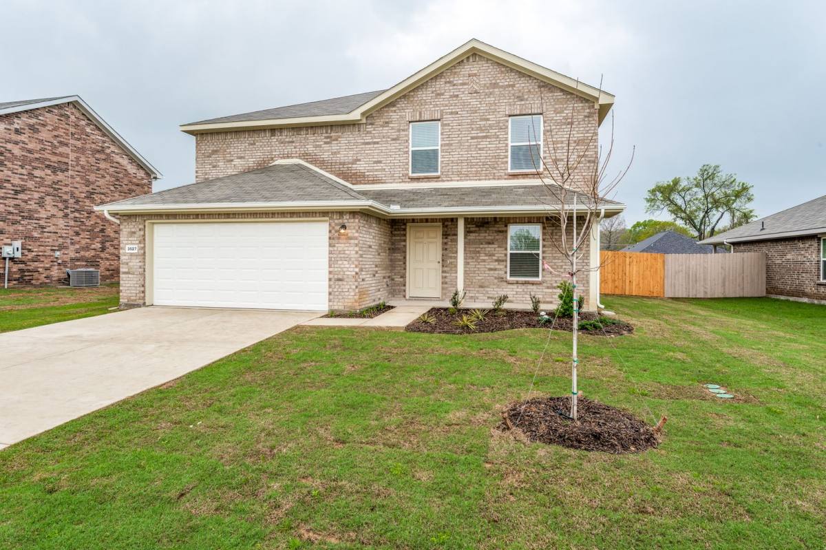 House for rent at 3527 Chestnut Oak Dr Builder Warranty Active, Dallas, TX 75253