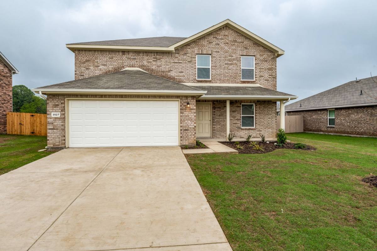 House for rent at 3527 Chestnut Oak Dr Builder Warranty Active, Dallas, TX 75253