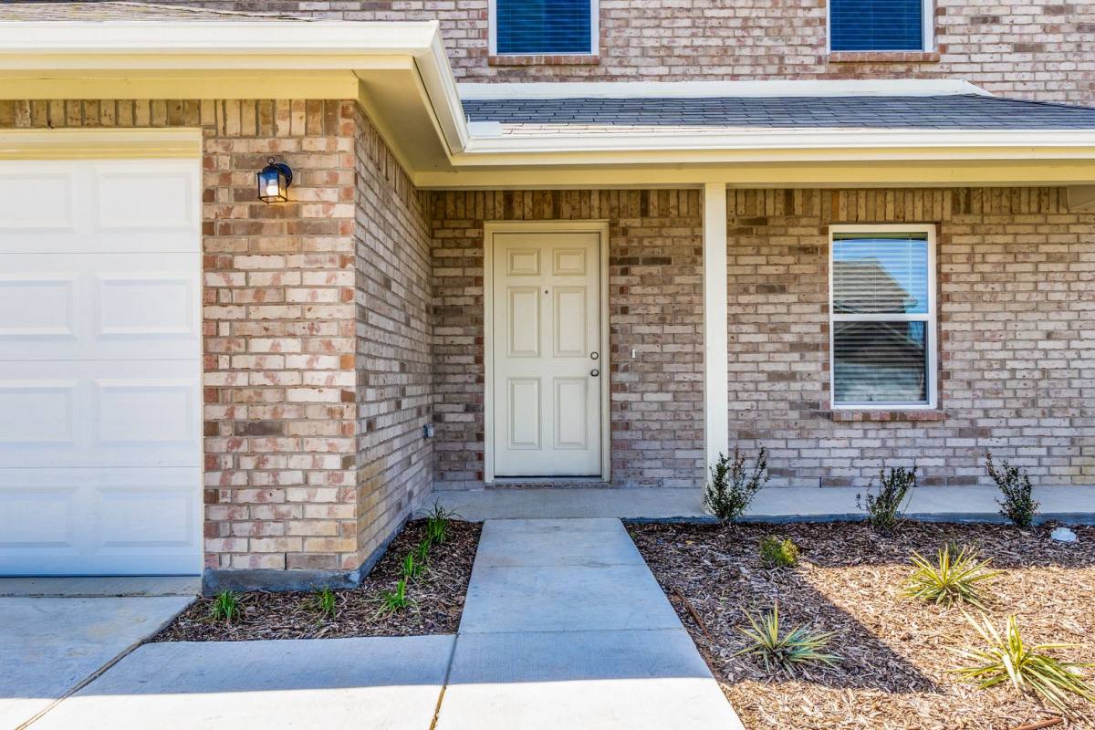 House for rent at 3527 Chestnut Oak Dr Builder Warranty Active, Dallas, TX 75253