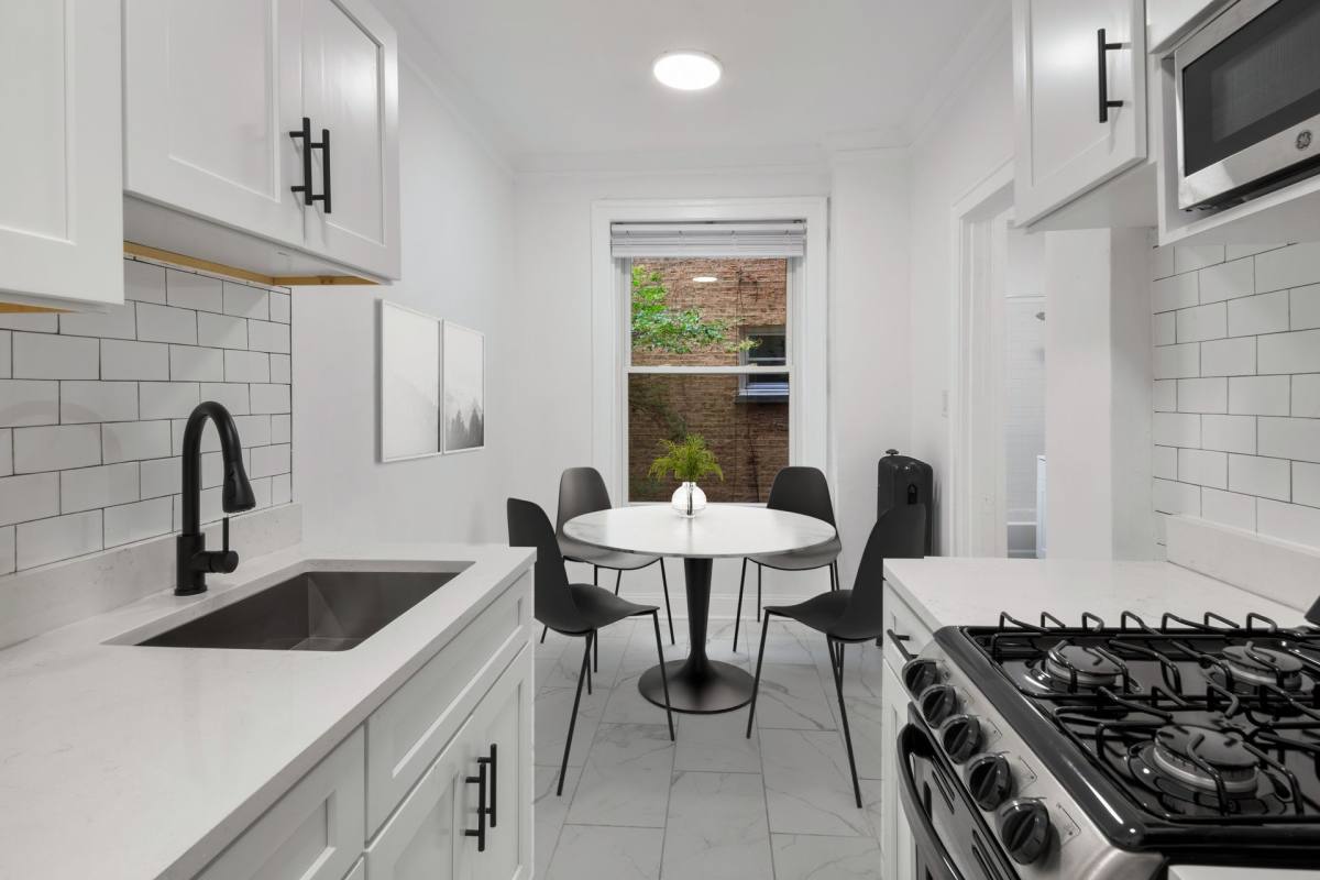 Apartment for rent at 5036 N Sheridan Rd, Chicago, IL 60640
