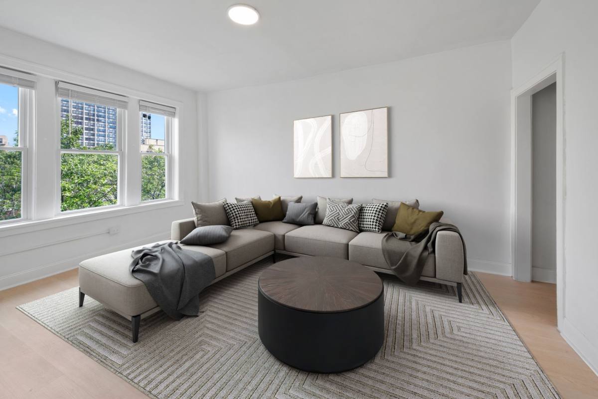Apartment for rent at 5036 N Sheridan Rd, Chicago, IL 60640