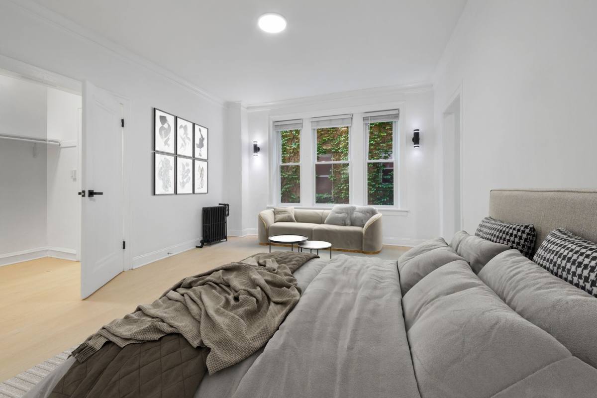 Apartment for rent at 5036 N Sheridan Rd, Chicago, IL 60640