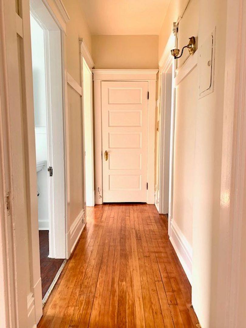 Apartment for rent at 203 Bellevue Ave E, Seattle, WA 98102