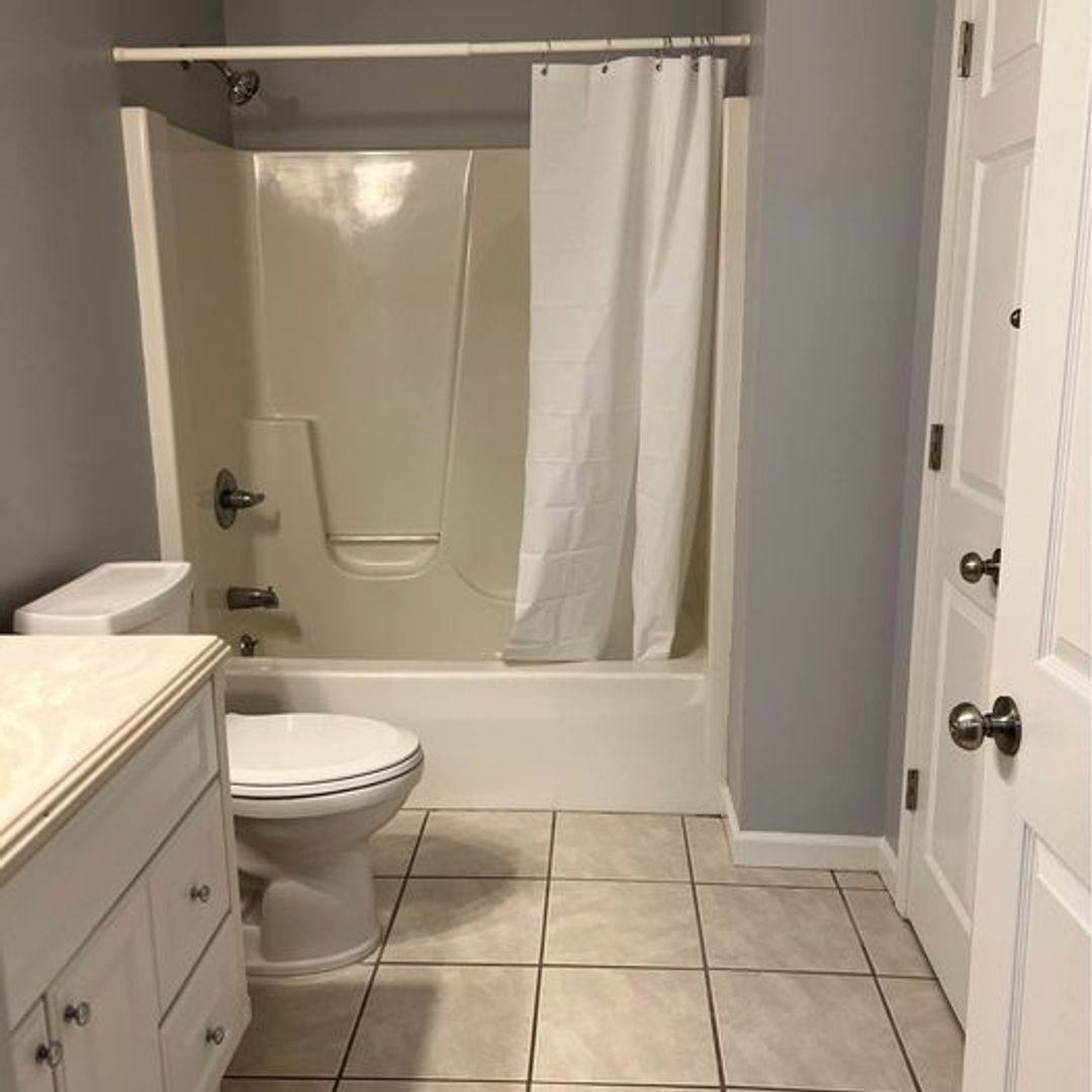 Apartment for rent at 300 - 306 W, Davenport, IA 52801
