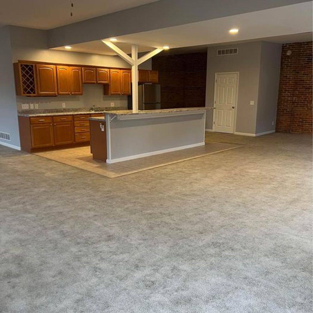 Apartment for rent at 300 - 306 W, Davenport, IA 52801