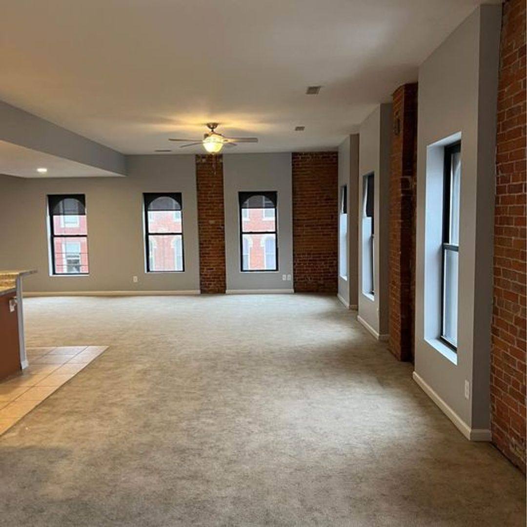 Apartment for rent at 300 - 306 W, Davenport, IA 52801