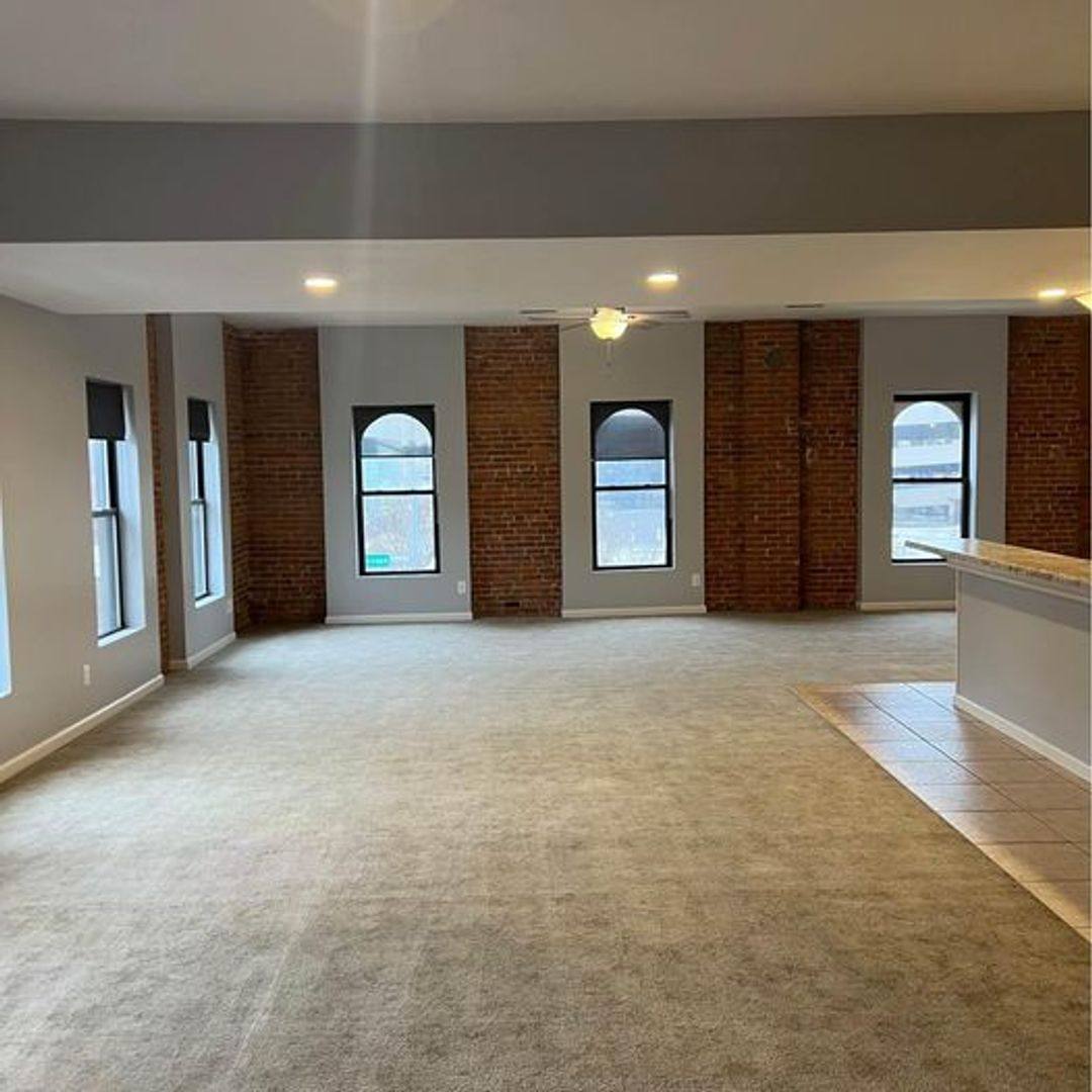 Apartment for rent at 300 - 306 W, Davenport, IA 52801
