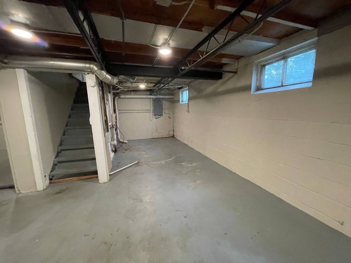 House for rent at 2132 S 48th Ave, Omaha, NE 68106