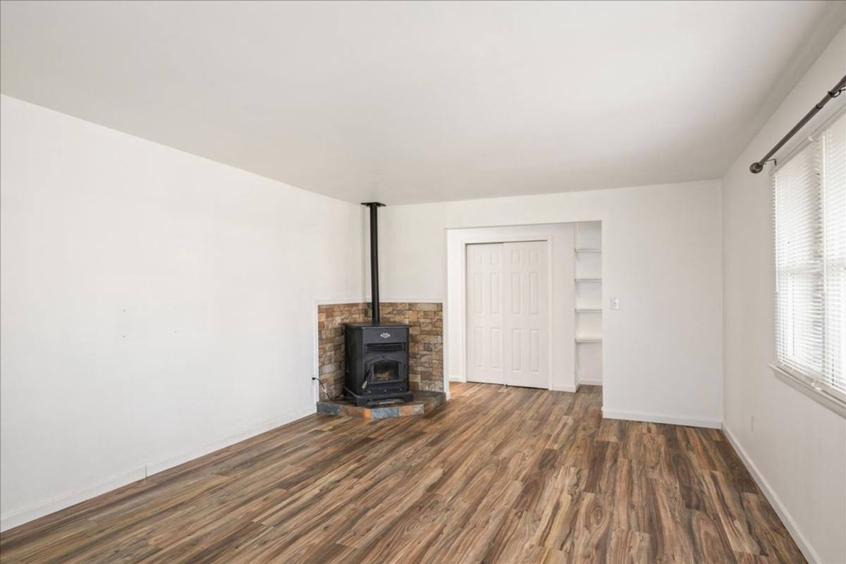 House for rent at 10 James Dr, Milford, DE 19963