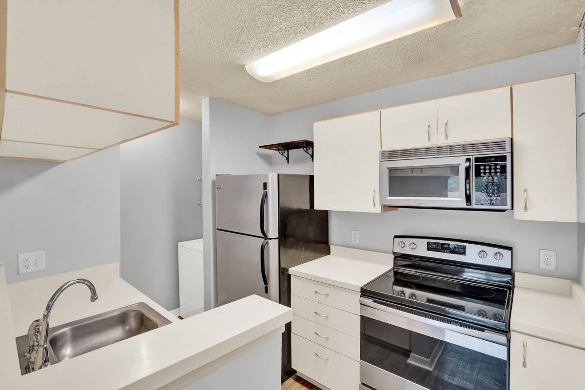 Condo for rent at 345 Lakepointe Dr, Altamonte Springs, FL 32701
