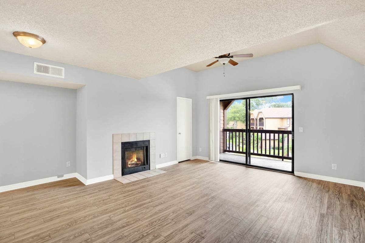 Condo for rent at 345 Lakepointe Dr, Altamonte Springs, FL 32701