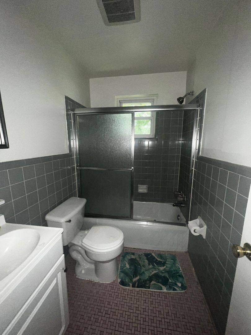 Apartment for rent at 3626-3628 Bart St, Portsmouth, VA 23707