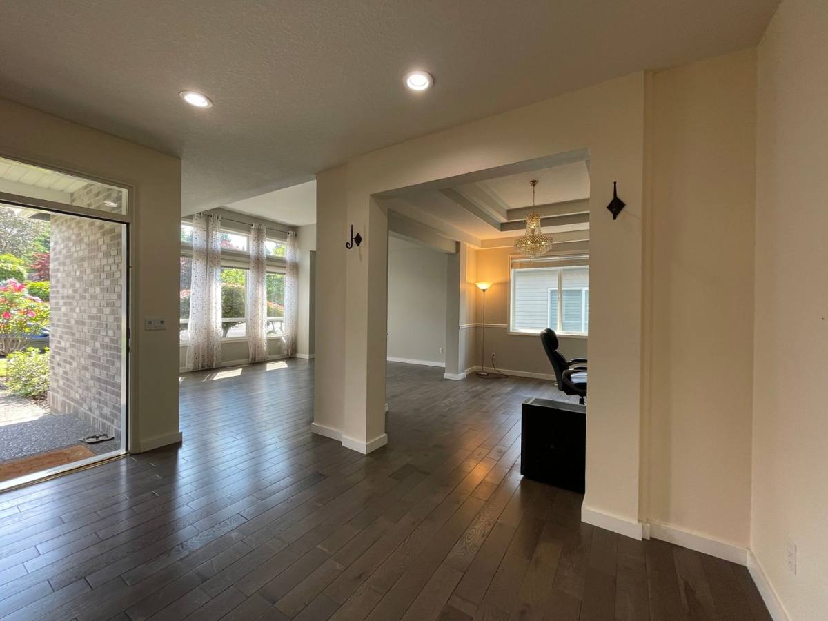 House for rent at 211 NW 110th Ave, Portland, OR 97229