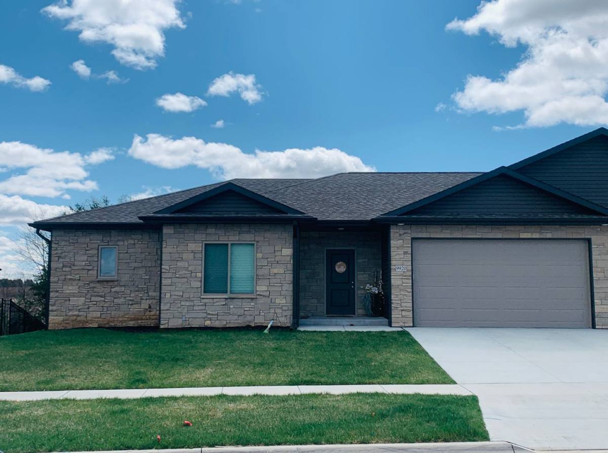 Townhouse for rent at 9920 Del Rio Dr, Lincoln, NE 68516