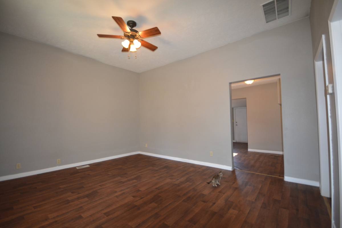 House for rent at 1211 N Rogers Ave, Springfield, MO 65802