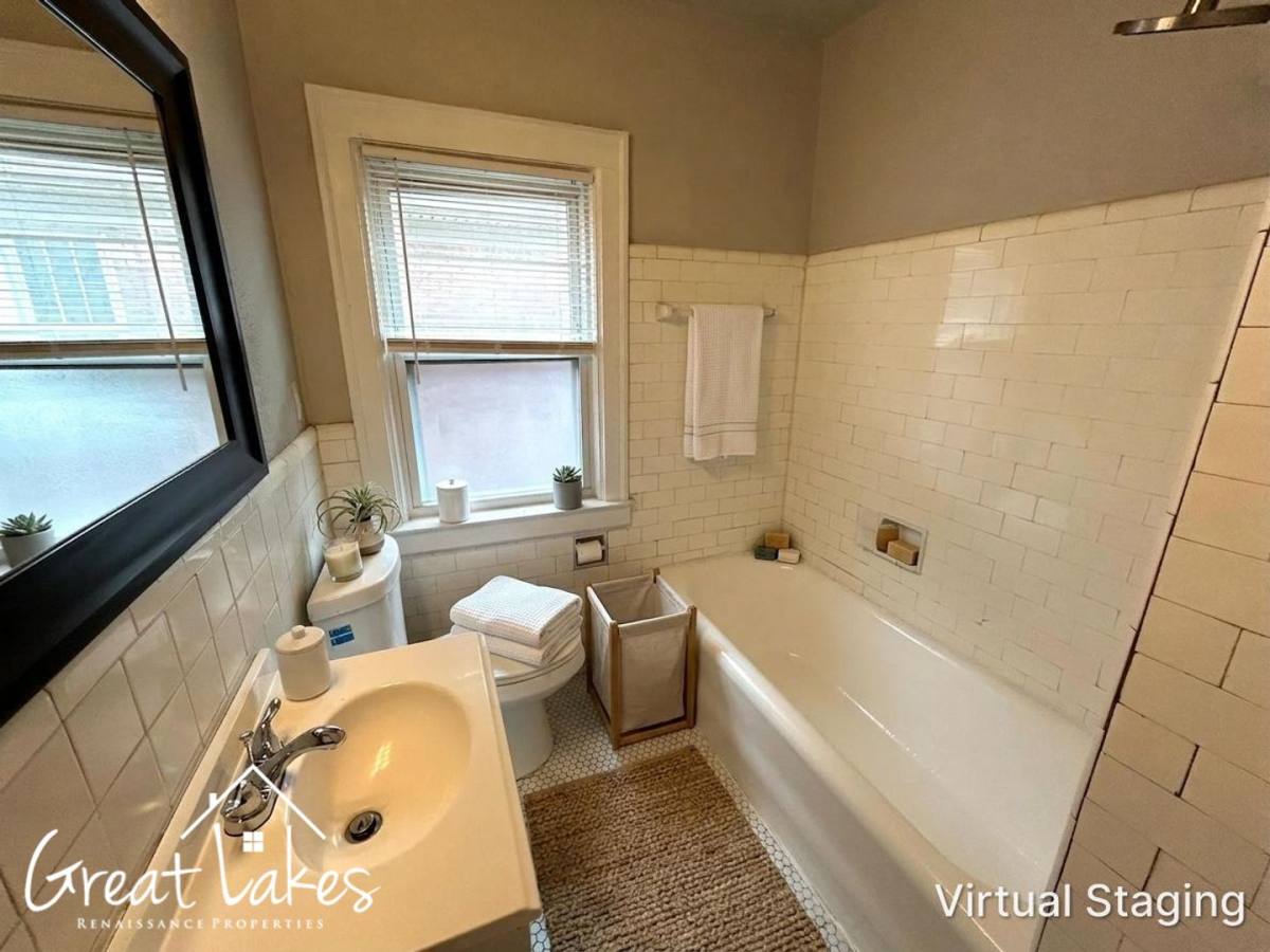 Apartment for rent at 2531 Pingree St, Detroit, MI 48206