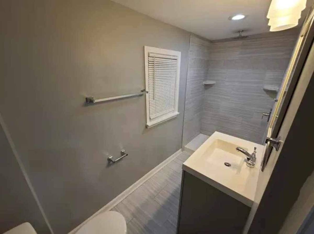 Townhouse for rent at 1170 W Hamburg St, Baltimore, MD 21230