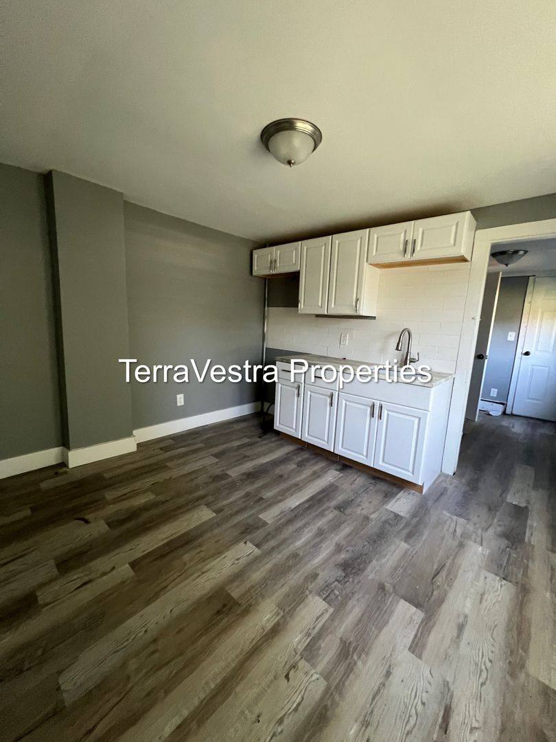Apartment for rent at 138 Denny Ave, Penns Grove, NJ 08069