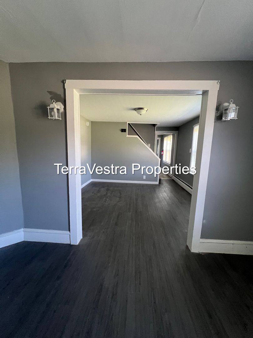 Apartment for rent at 138 Denny Ave, Penns Grove, NJ 08069