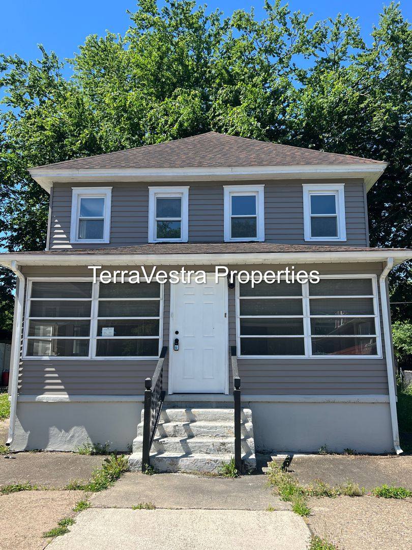Apartment for rent at 138 Denny Ave, Penns Grove, NJ 08069