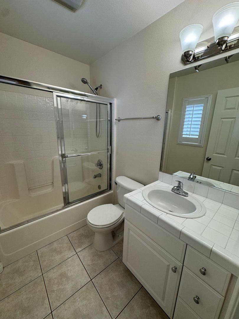 House for rent at 3231 Royal Oaks Dr, Thousand Oaks, CA 91362
