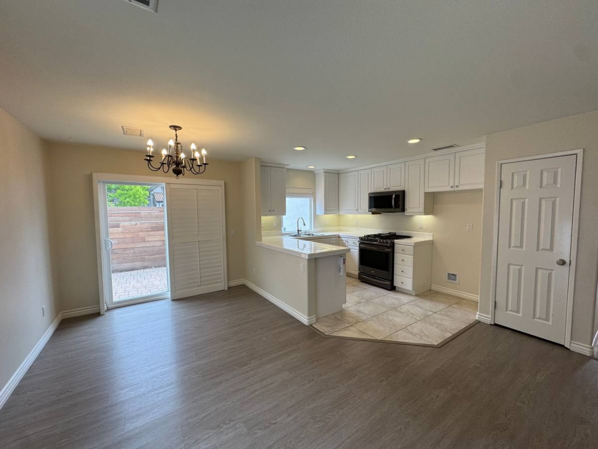 House for rent at 3231 Royal Oaks Dr, Thousand Oaks, CA 91362