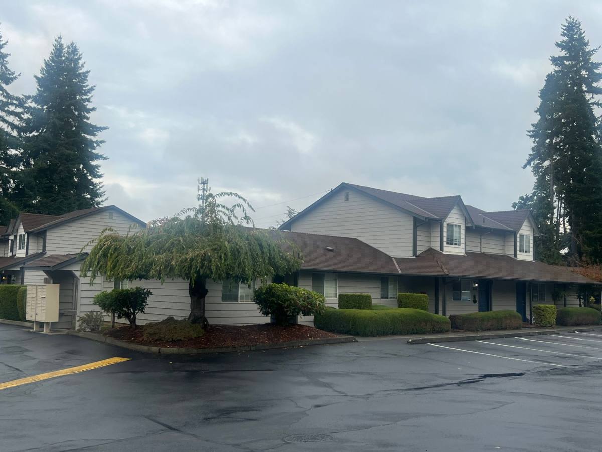 Townhouse for rent at 7629 47th Ave NE, Marysville, WA 98270