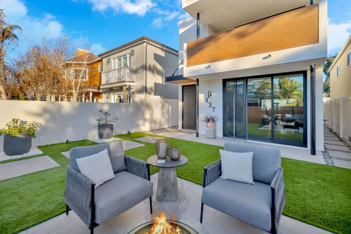 Apartment for rent at 437 Alameda Blve, Coronado, CA 92118