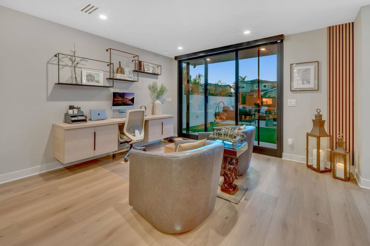 Apartment for rent at 437 Alameda Blve, Coronado, CA 92118