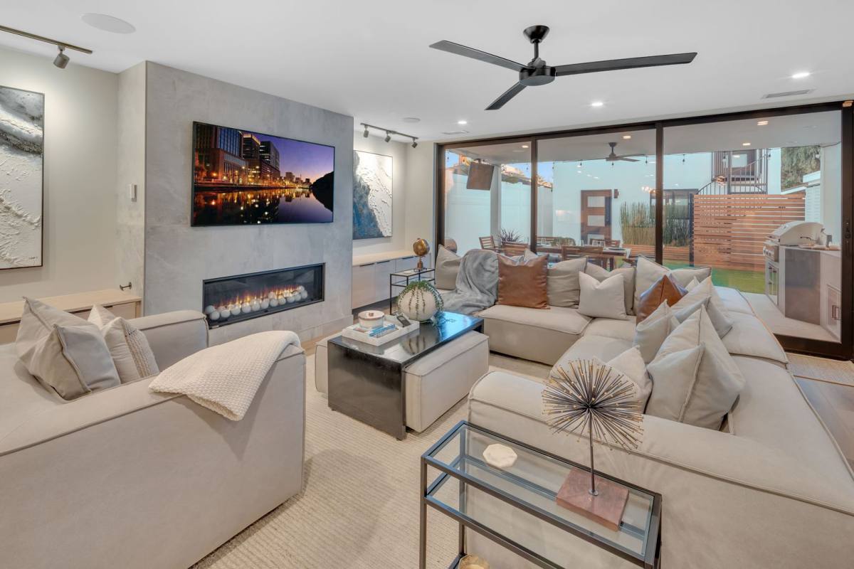 Apartment for rent at 437 Alameda Blve, Coronado, CA 92118