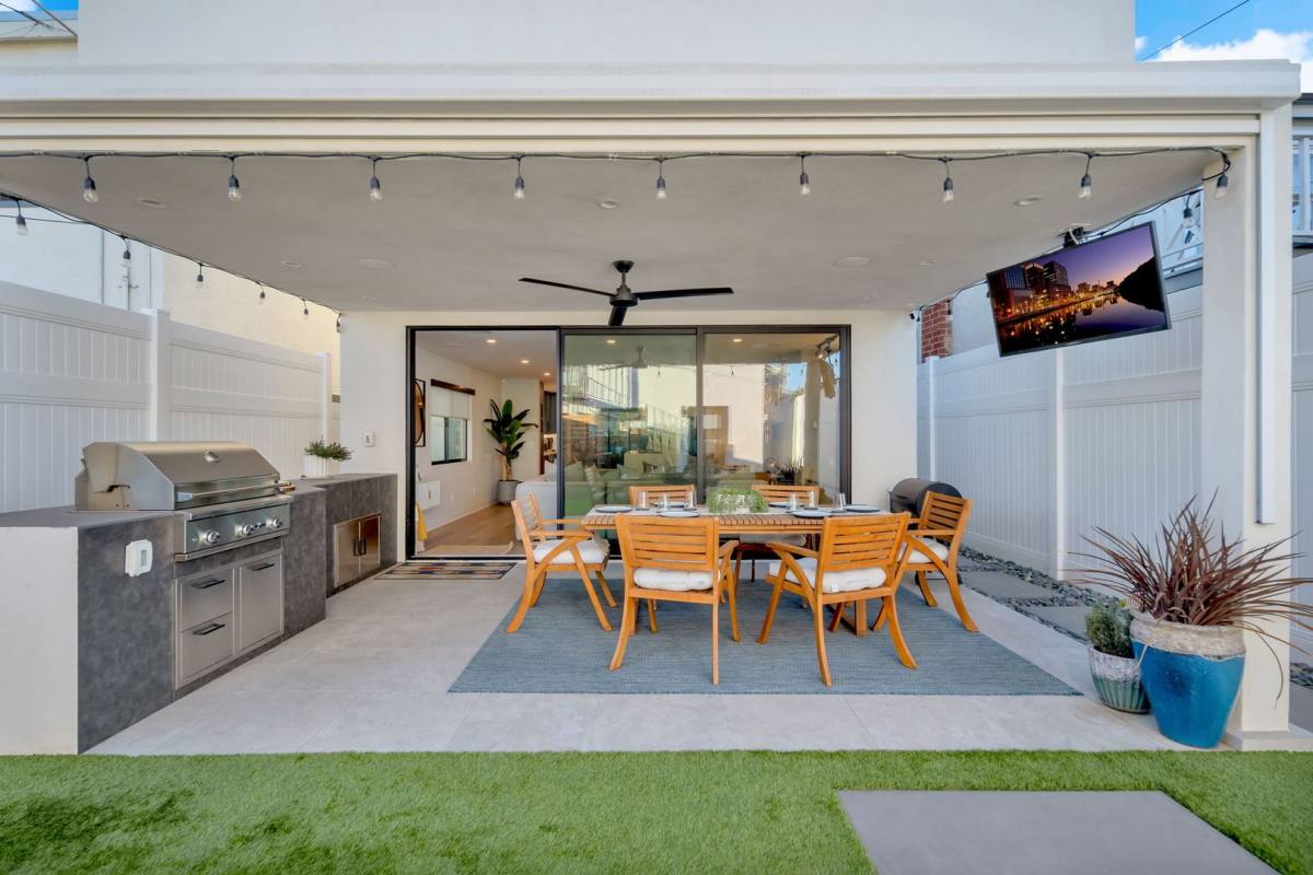 Apartment for rent at 437 Alameda Blve, Coronado, CA 92118