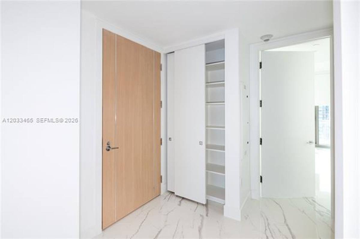 Apartment for rent at 15701 Collins Ave, North Miami Beach, FL 33160