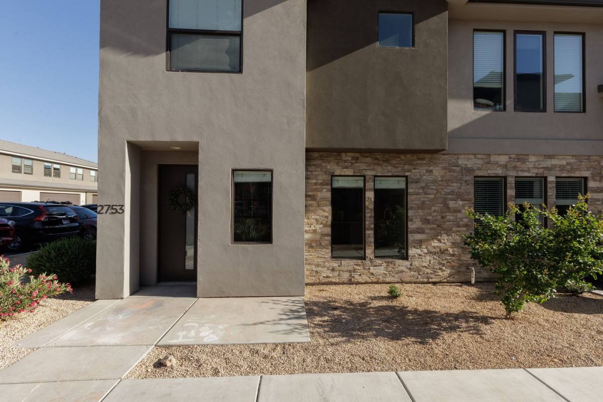 Townhouse for rent at 2753 E Gray Birch Dr, Saint George, UT 84790