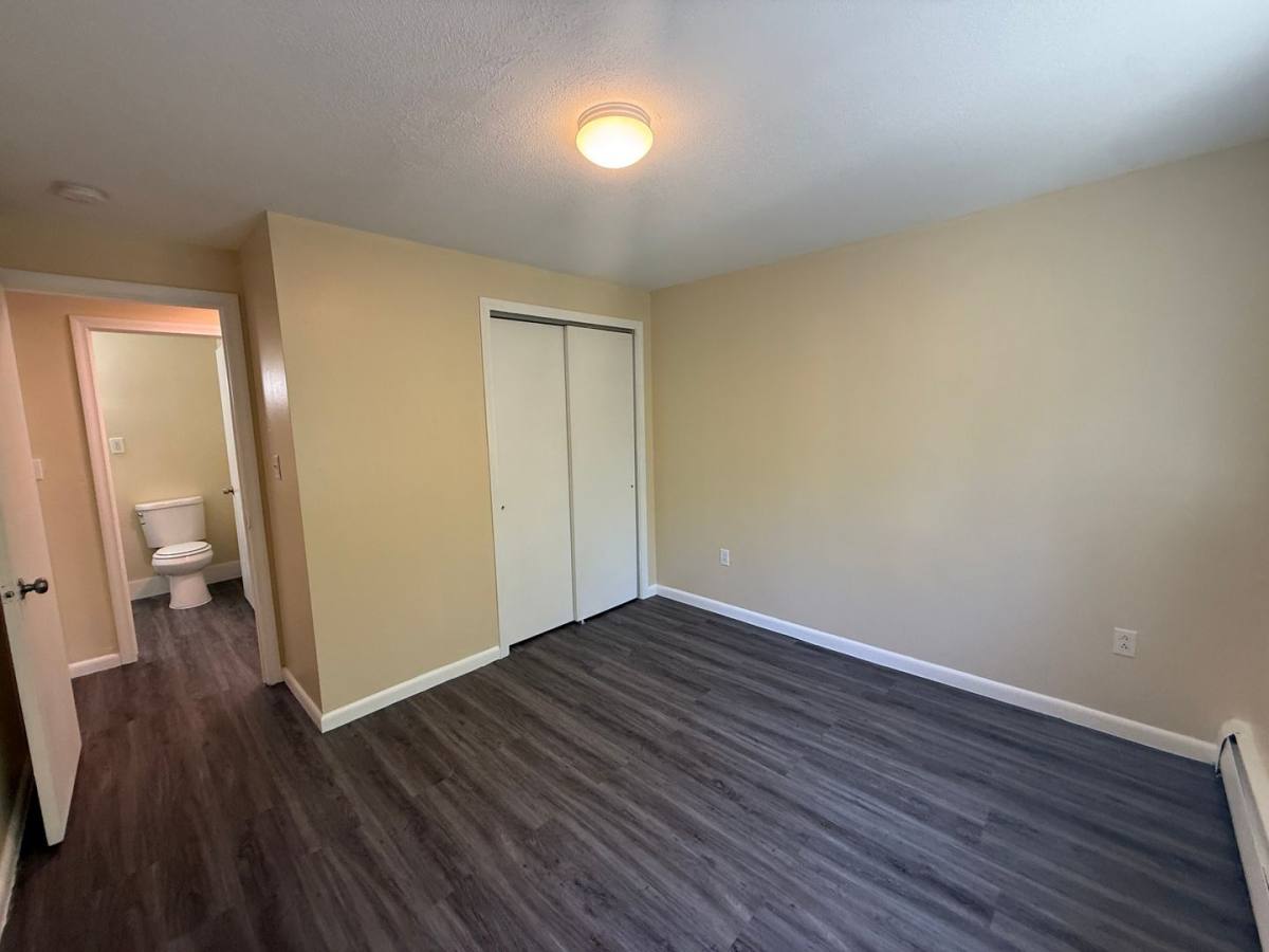 Apartment for rent at 17-25 Edgewood Ave, New Britain, CT 06051