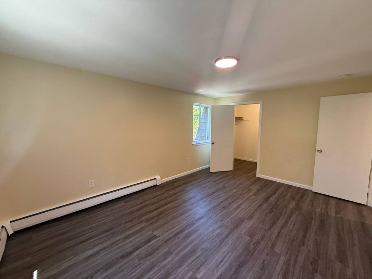 Apartment for rent at 17-25 Edgewood Ave, New Britain, CT 06051