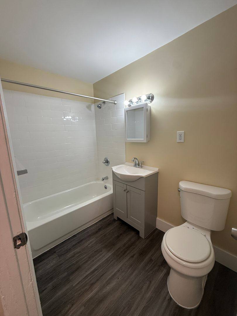 Apartment for rent at 17-25 Edgewood Ave, New Britain, CT 06051