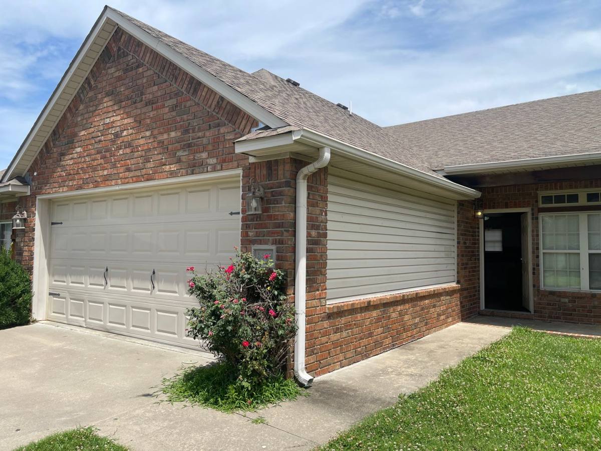 Townhouse for rent at 5500-5515 Summit Court, Fort Smith, AR 72903