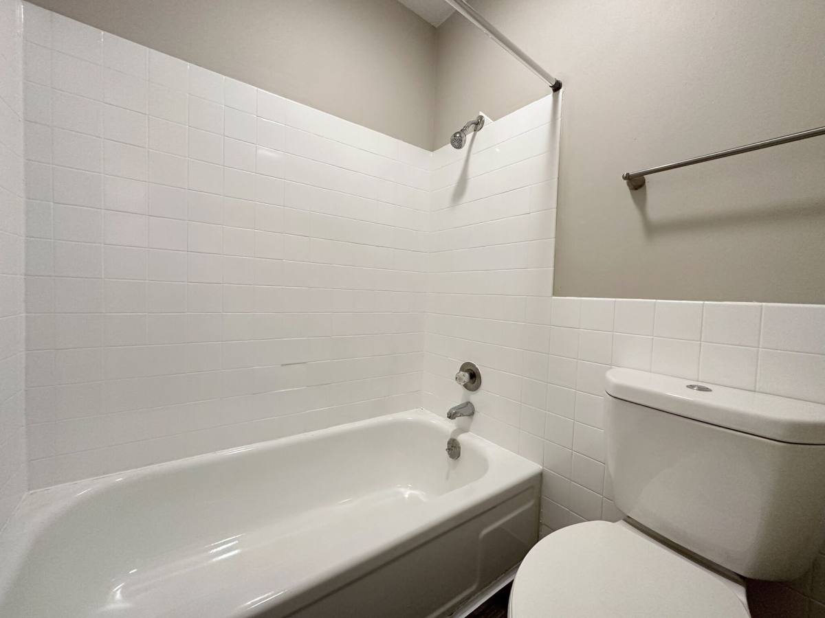 Townhouse for rent at 7219 W 55th Terrace, Leawood, KS 66206