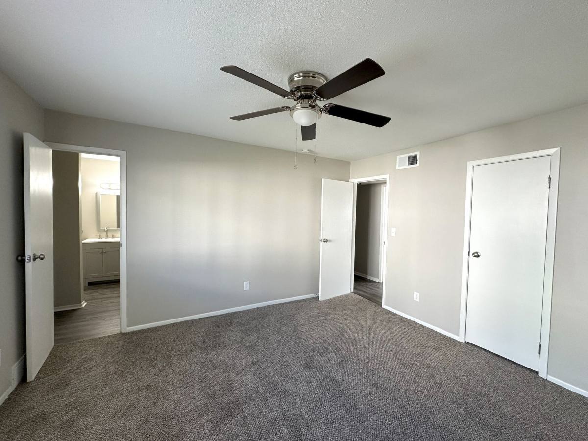 Townhouse for rent at 7219 W 55th Terrace, Leawood, KS 66206